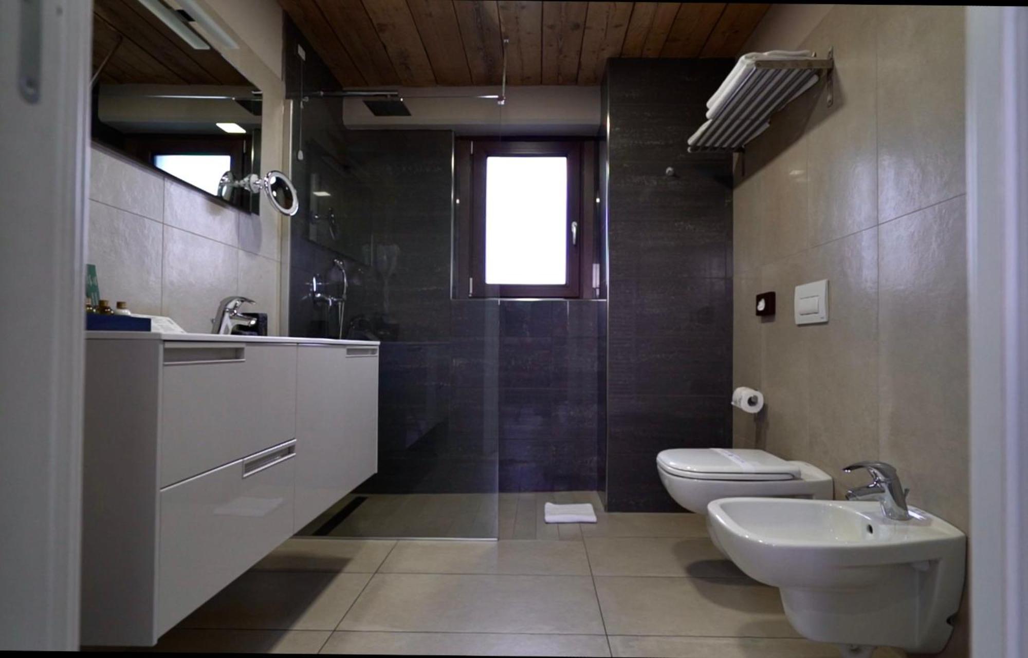 Heidi Bed And Breakfast Albavilla 部屋 写真
