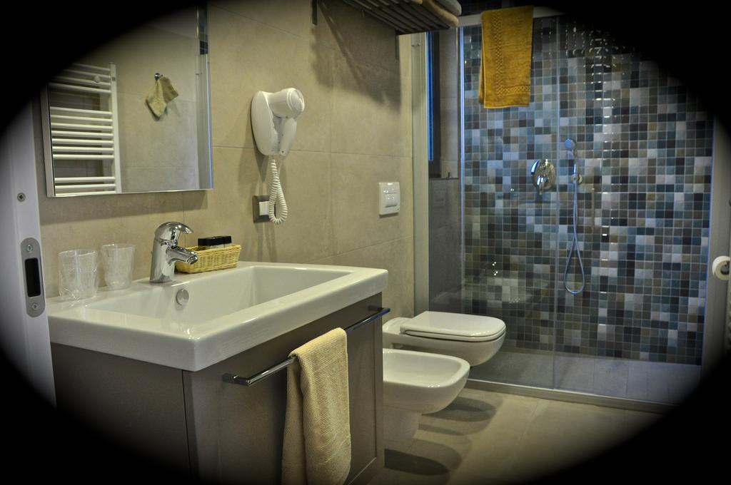 Heidi Bed And Breakfast Albavilla 部屋 写真